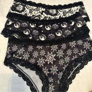 Morvia 3pk lace trim goth Emo panties M skulls stars Planets & Skulls Lingerie